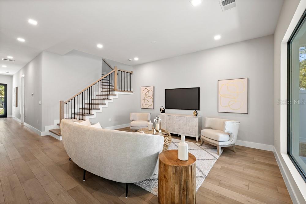 1217 CLOVERLAWN Ave ORLANDO, FL 32806