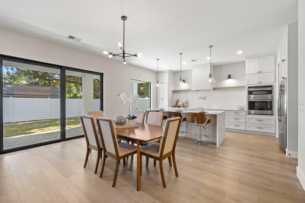 1217 CLOVERLAWN Ave ORLANDO, FL 32806