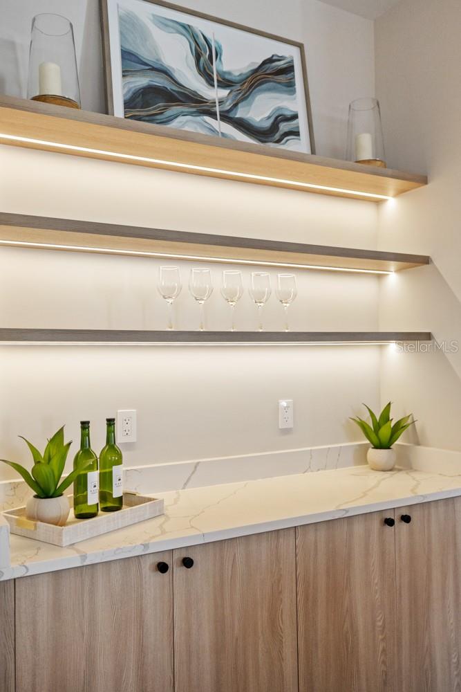 1217 CLOVERLAWN Ave ORLANDO, FL 32806