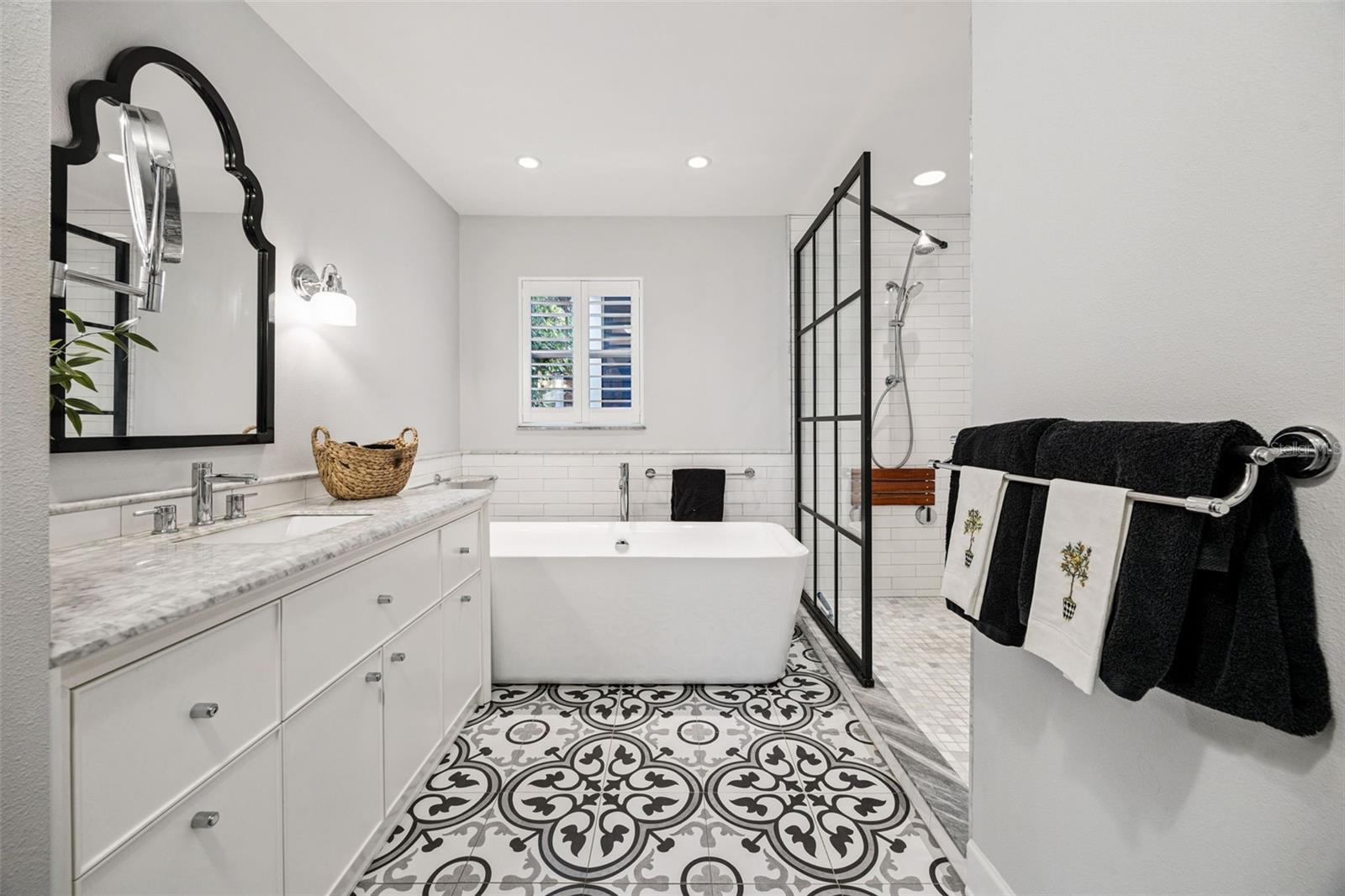 913 LA SALLE Ave ORLANDO, FL 32803