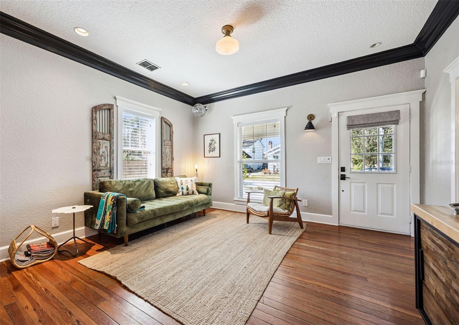 913 LA SALLE Ave ORLANDO, FL 32803