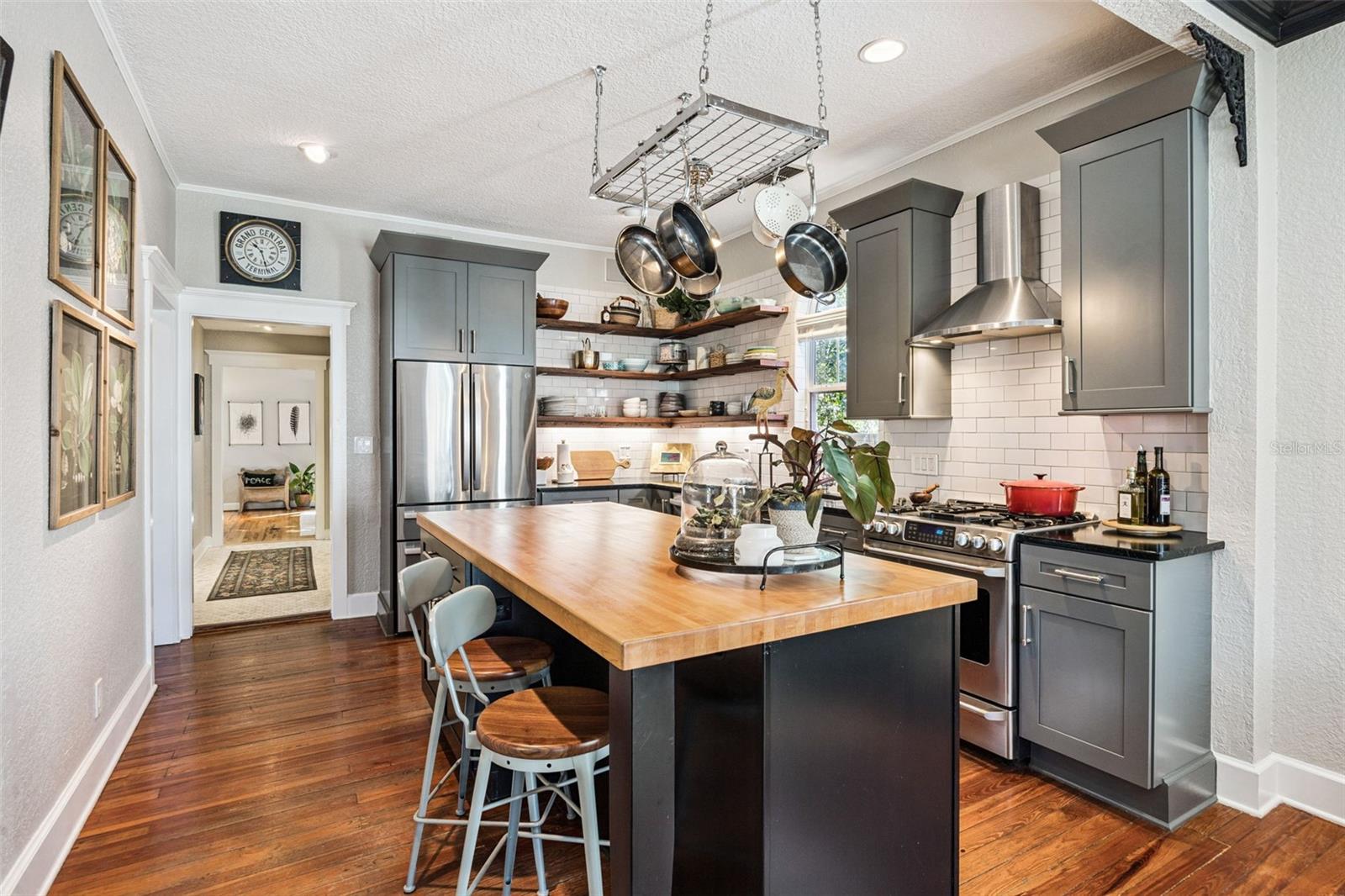 913 LA SALLE Ave ORLANDO, FL 32803