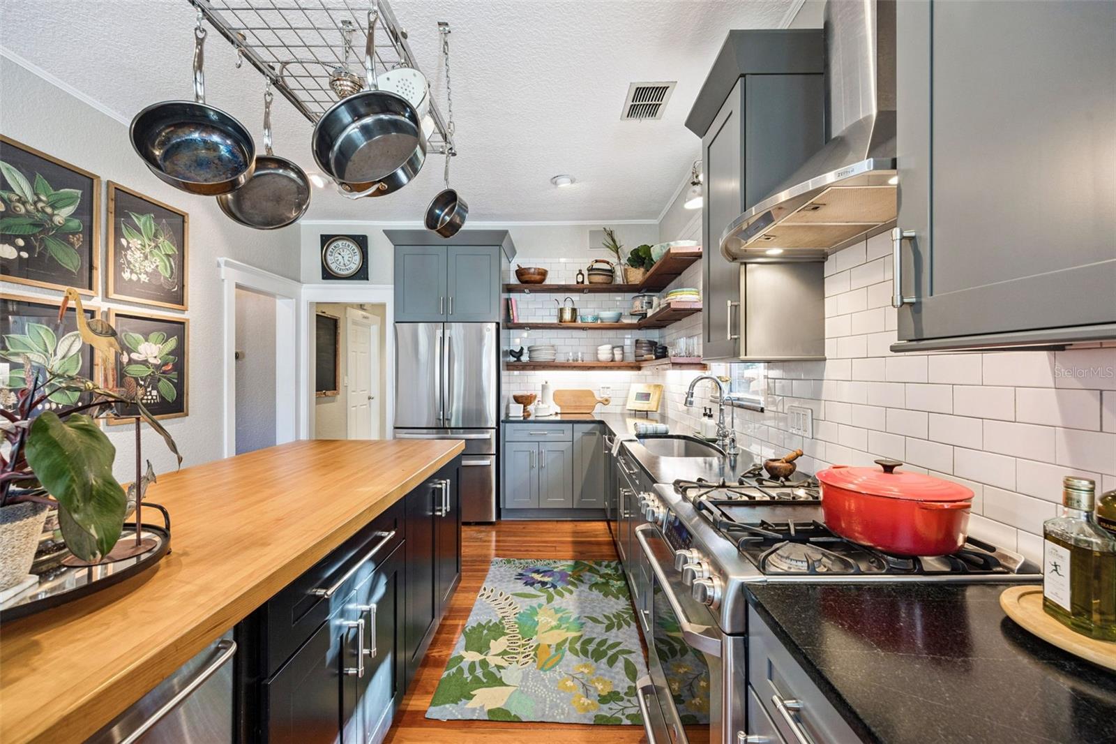 913 LA SALLE Ave ORLANDO, FL 32803