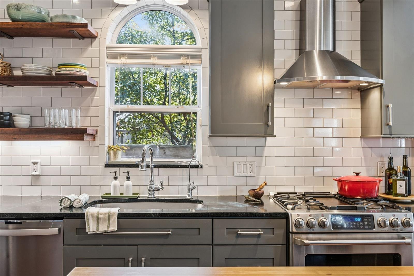 913 LA SALLE Ave ORLANDO, FL 32803