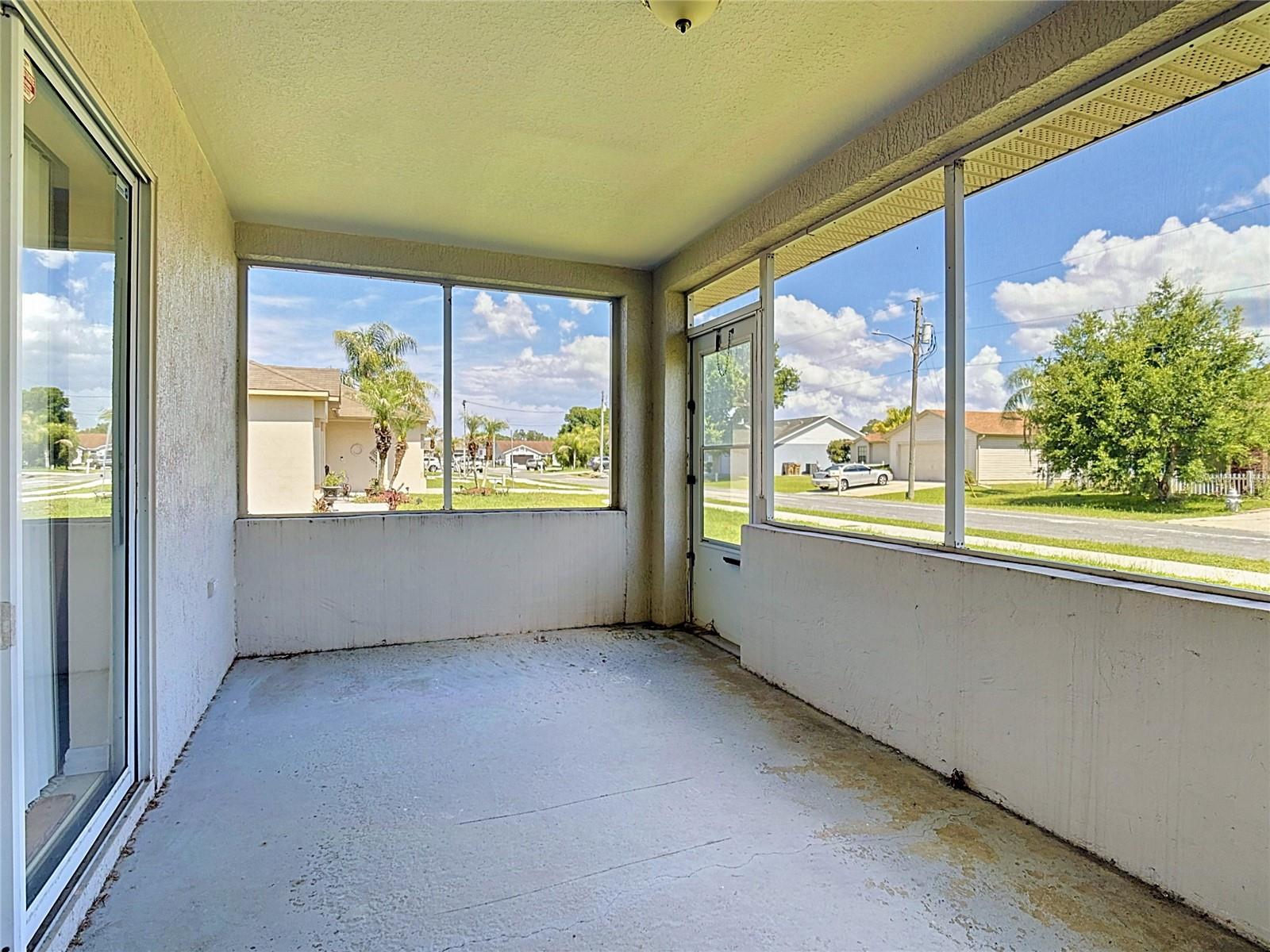 1036 DUDLEY Dr KISSIMMEE, FL 34758