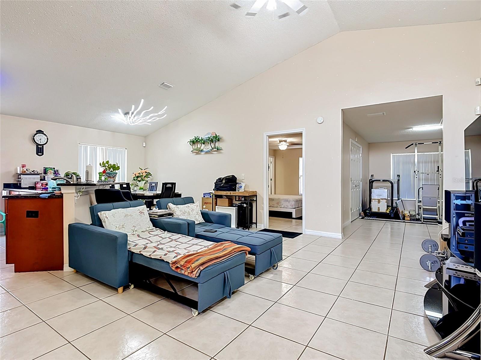 1036 DUDLEY Dr KISSIMMEE, FL 34758