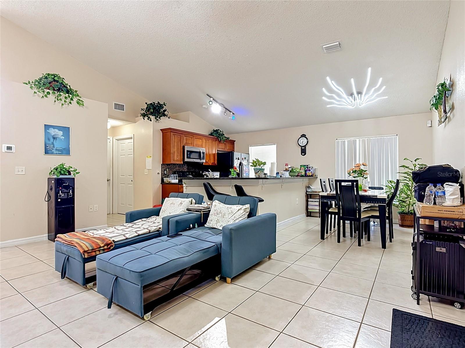 1036 DUDLEY Dr KISSIMMEE, FL 34758