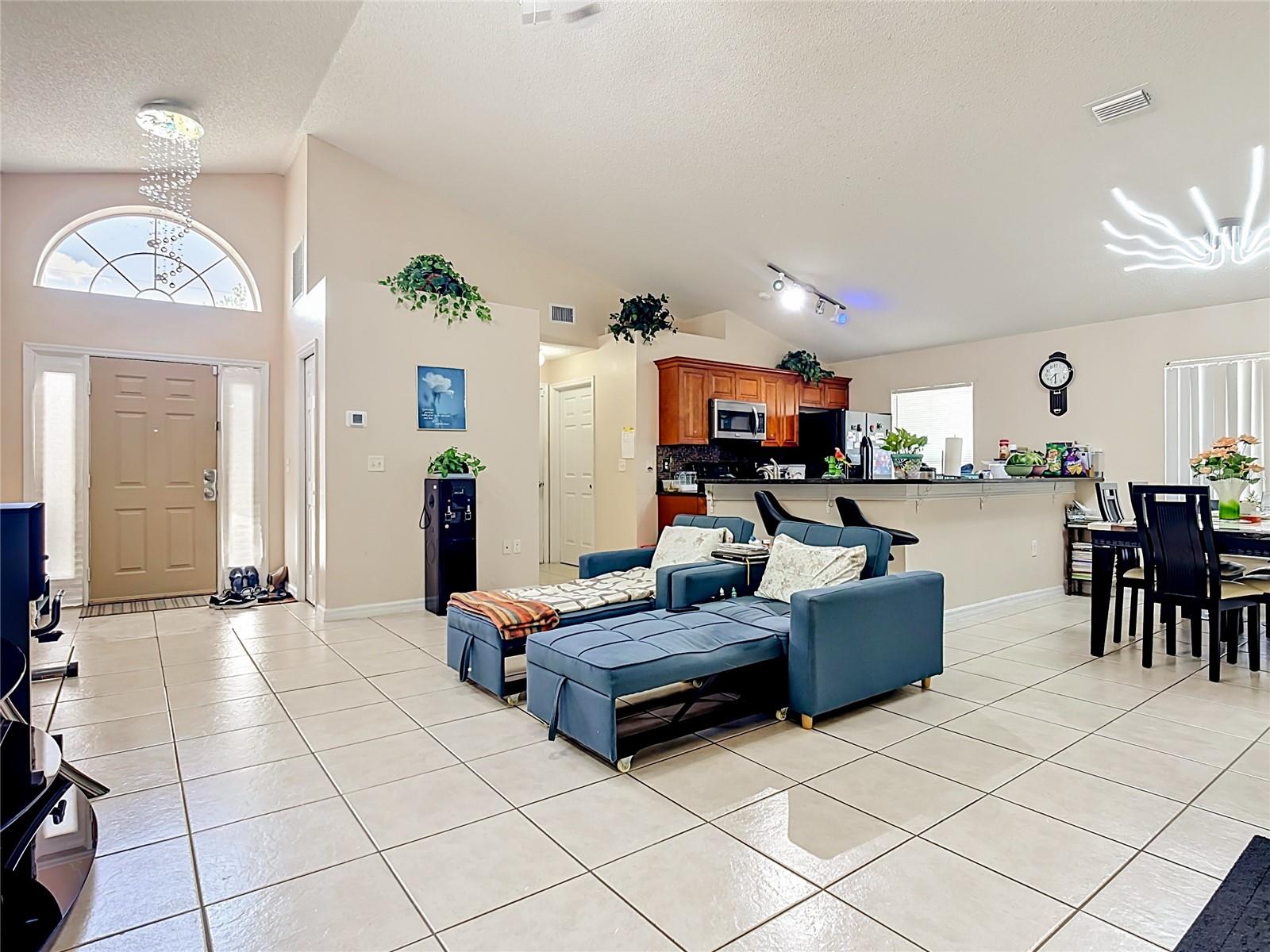 1036 DUDLEY Dr KISSIMMEE, FL 34758