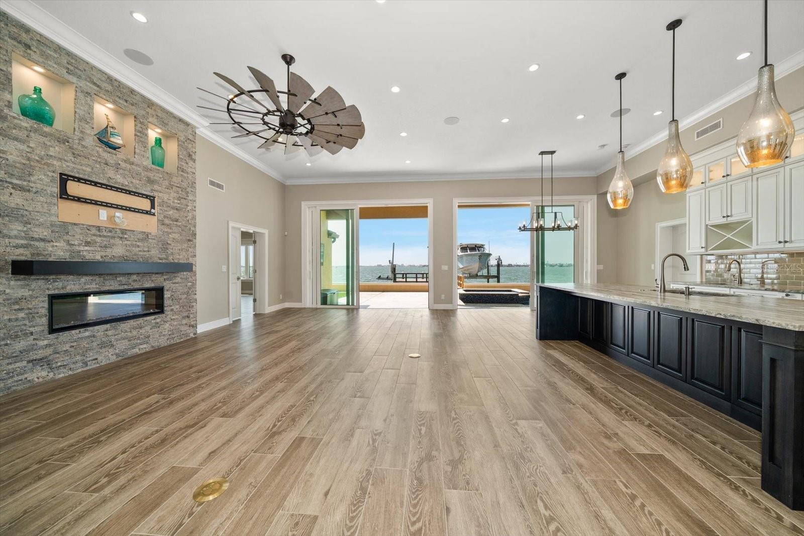 422 55TH Ave ST PETE BEACH, FL 33706