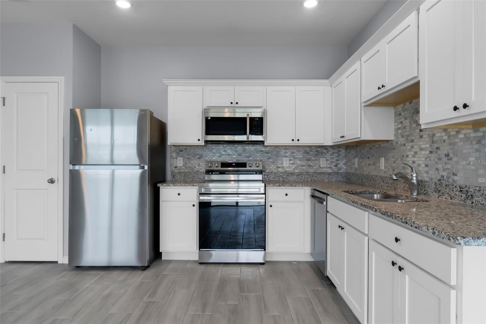 5915 PINEY SHRUB Pl ST CLOUD, FL 34771