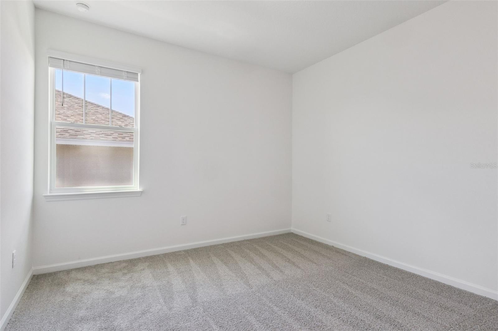 3704 WATERCLIFF Cir GRAND ISLAND, FL 32735