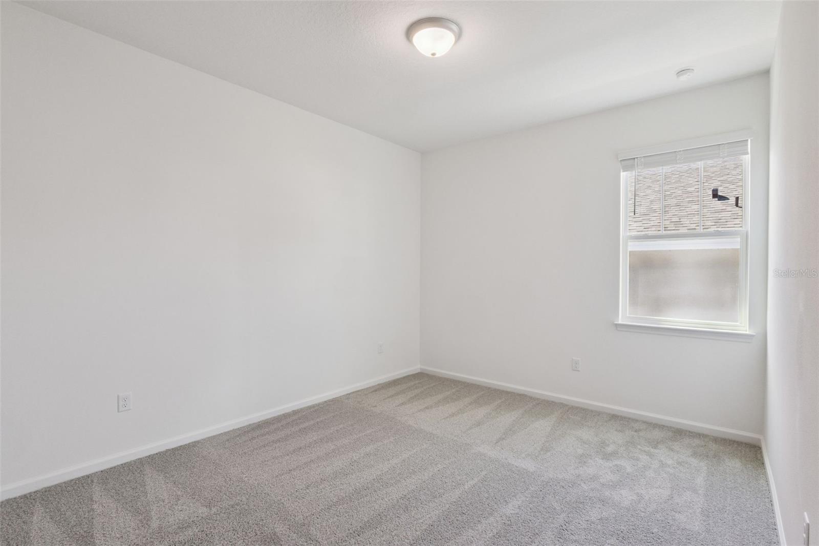 3704 WATERCLIFF Cir GRAND ISLAND, FL 32735