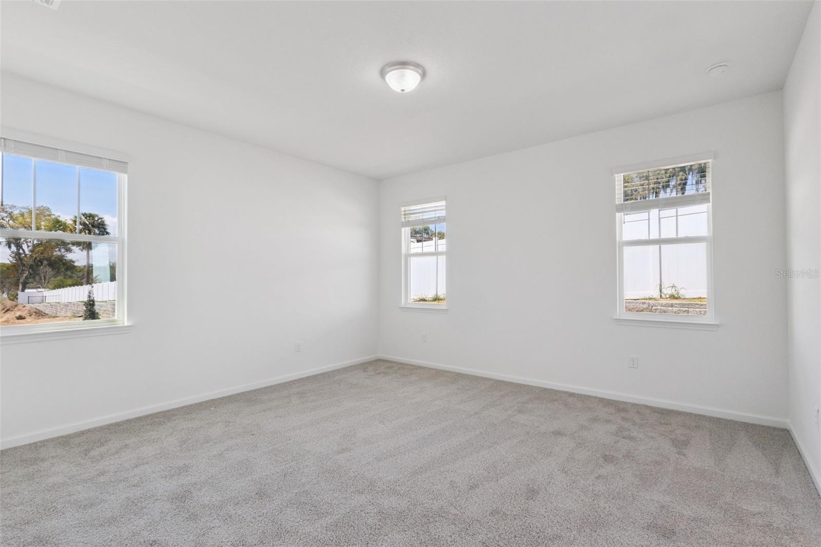 3704 WATERCLIFF Cir GRAND ISLAND, FL 32735