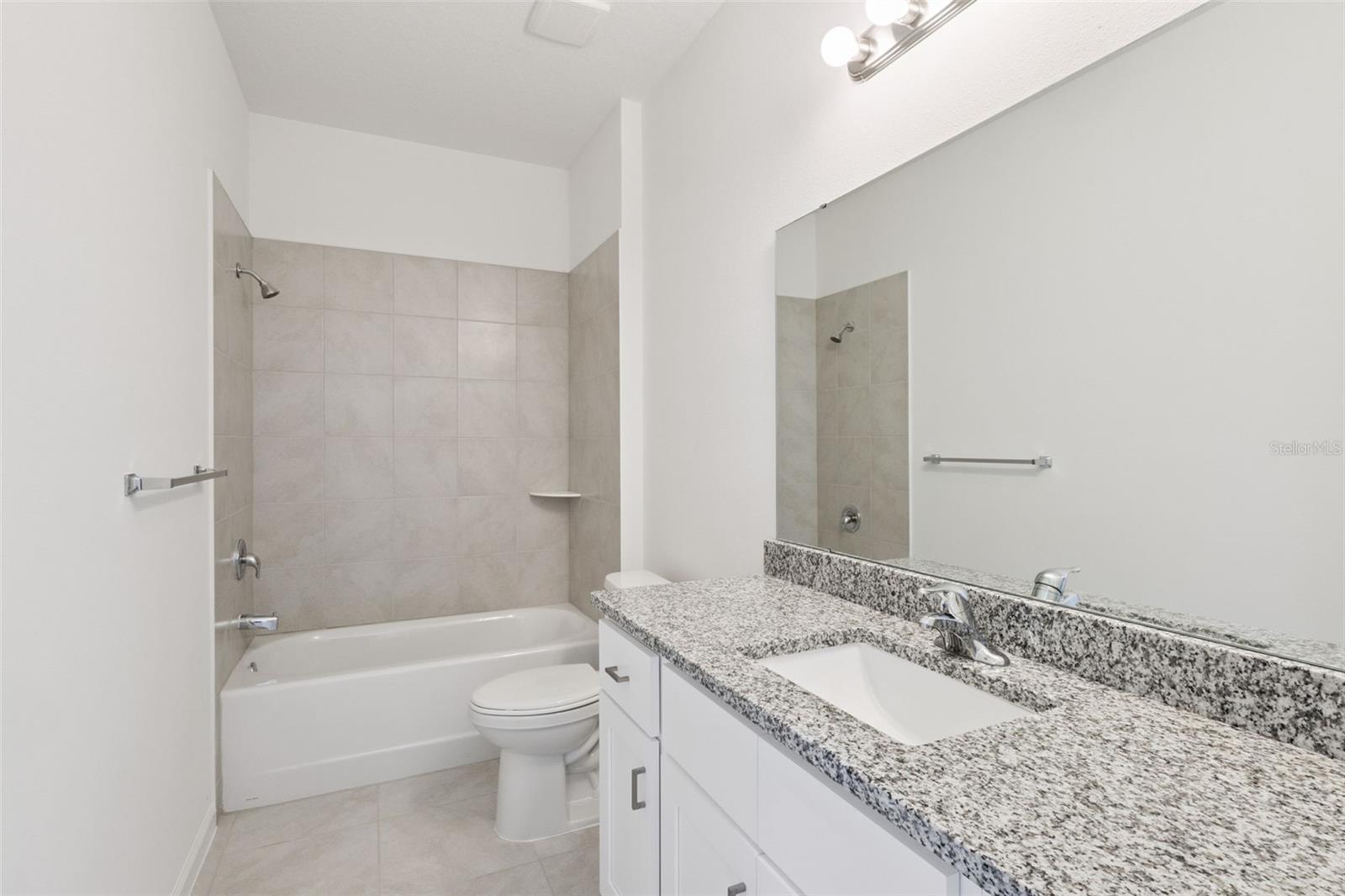 3704 WATERCLIFF Cir GRAND ISLAND, FL 32735