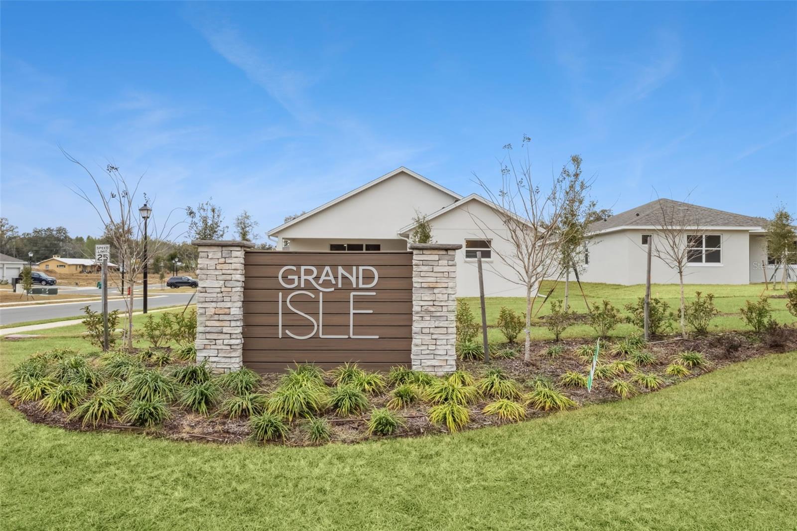 3704 WATERCLIFF Cir GRAND ISLAND, FL 32735