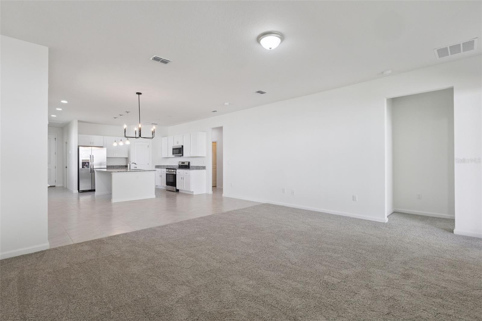 3704 WATERCLIFF Cir GRAND ISLAND, FL 32735