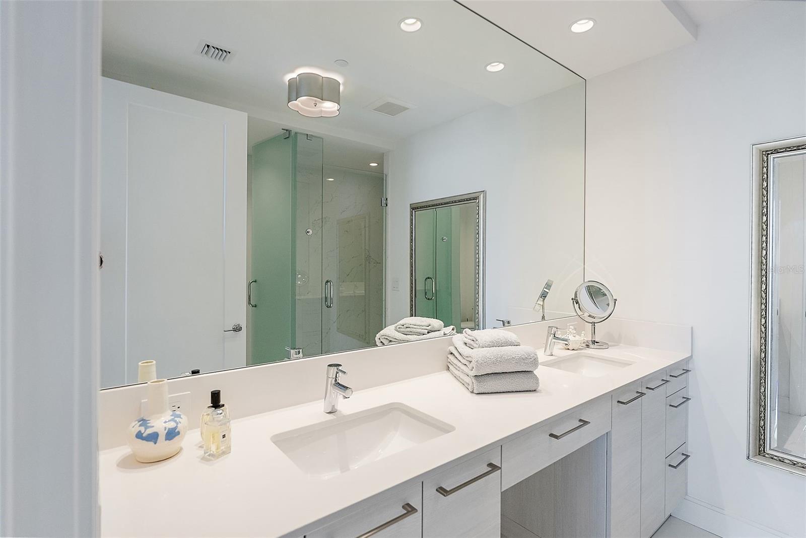 100 1ST Ave #2703 ST PETERSBURG, FL 33701