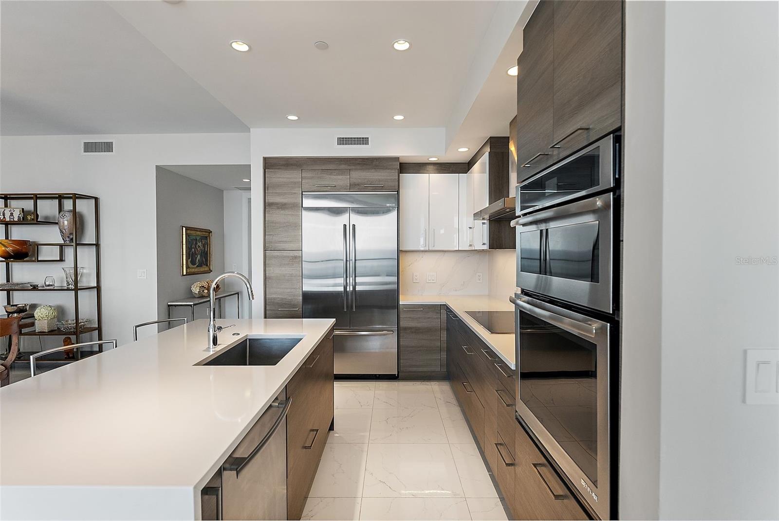 100 1ST Ave #2703 ST PETERSBURG, FL 33701