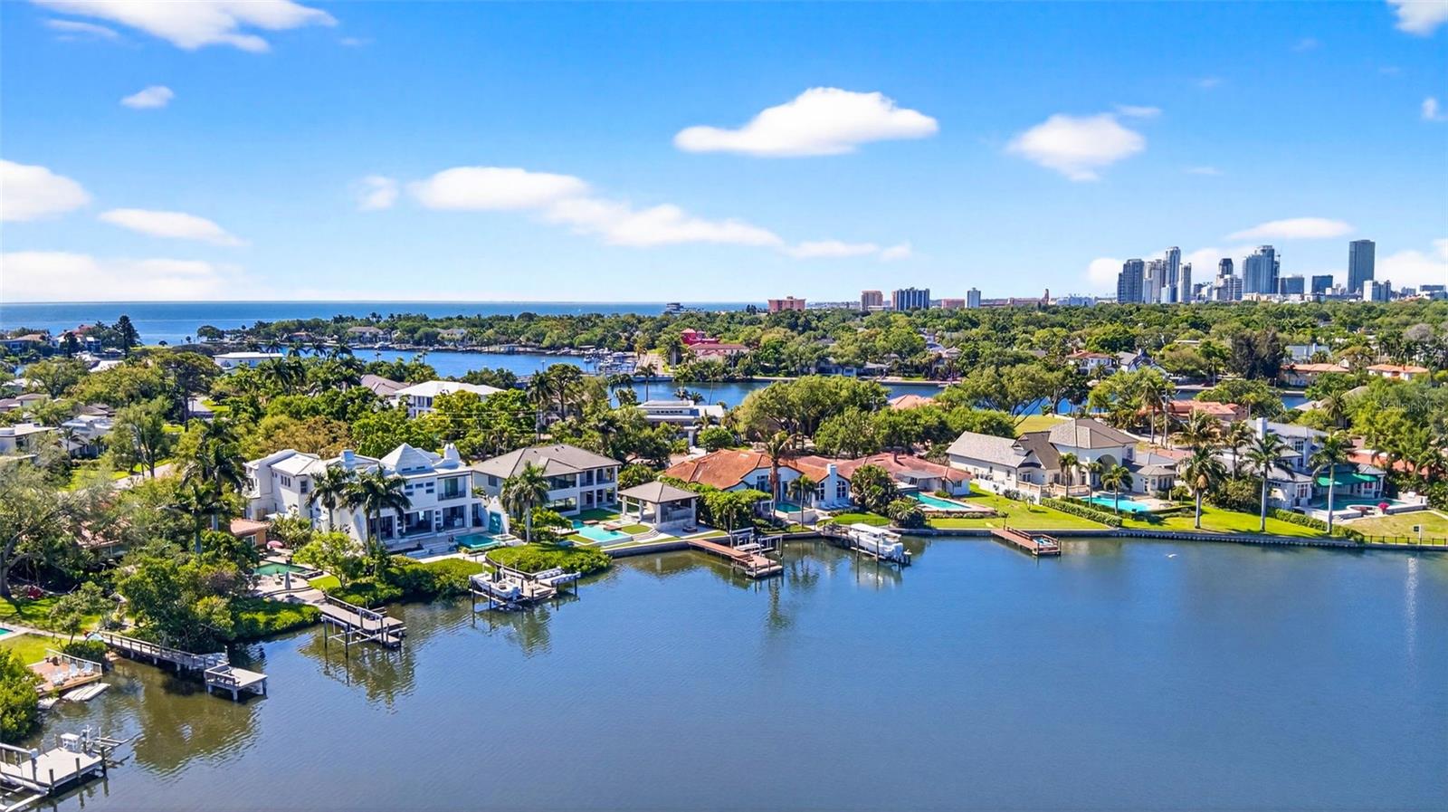 460 COFFEE POT RIVIERA ST PETERSBURG, FL 33704