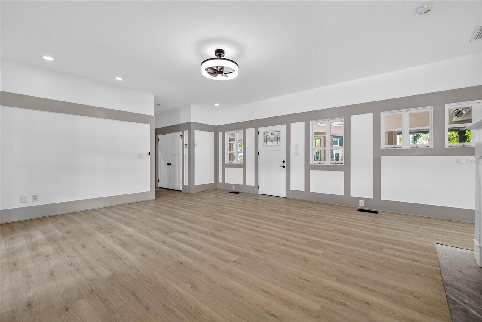 1330 CHERRY St ST PETERSBURG, FL 33701