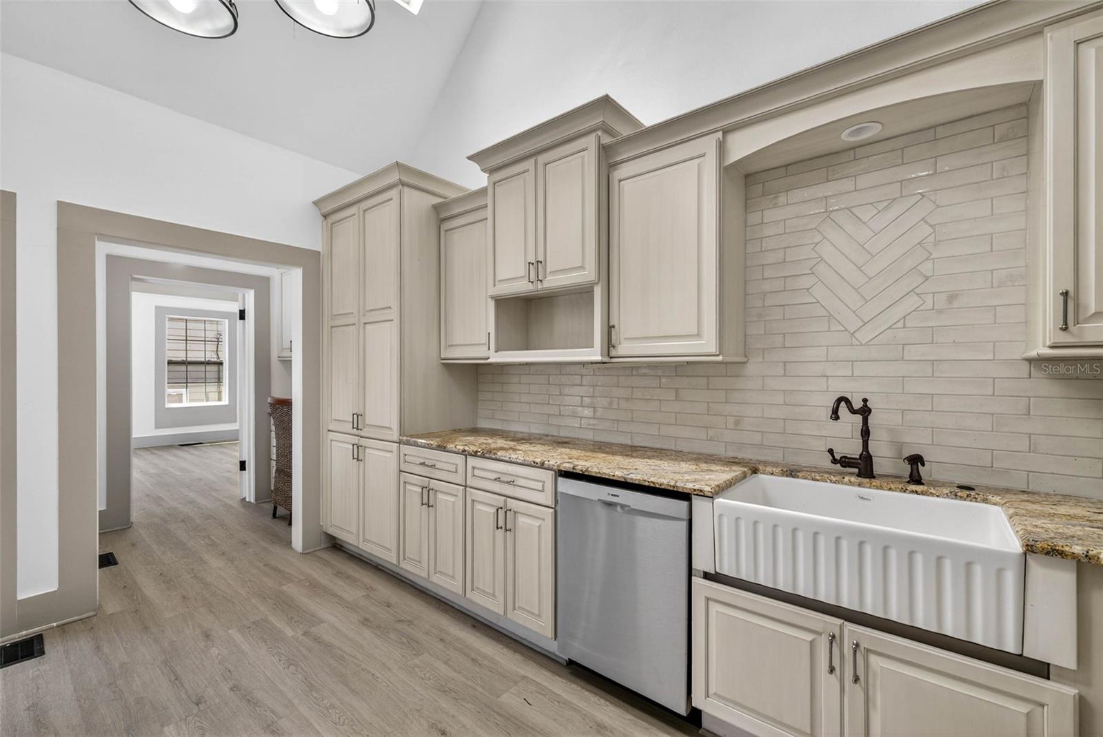 1330 CHERRY St ST PETERSBURG, FL 33701