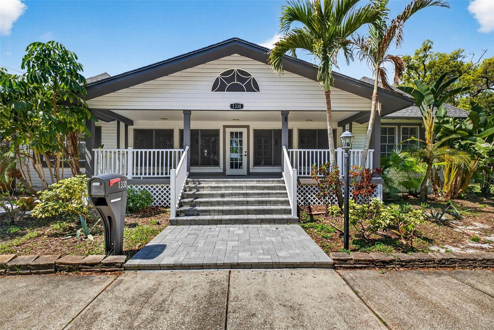 1330 CHERRY St ST PETERSBURG, FL 33701