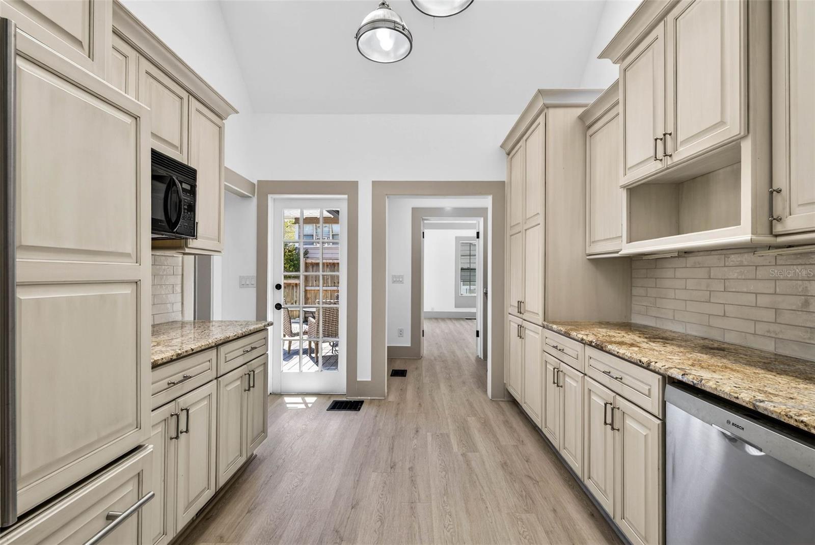 1330 CHERRY St ST PETERSBURG, FL 33701