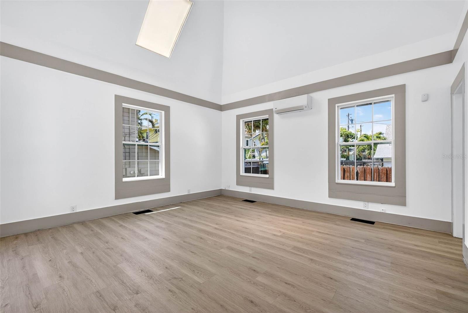 1330 CHERRY St ST PETERSBURG, FL 33701