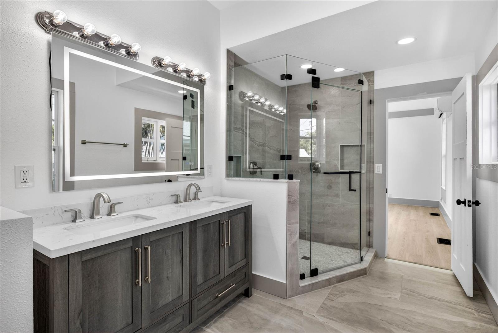 1330 CHERRY St ST PETERSBURG, FL 33701