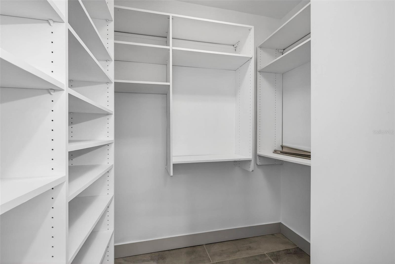 1330 CHERRY St ST PETERSBURG, FL 33701