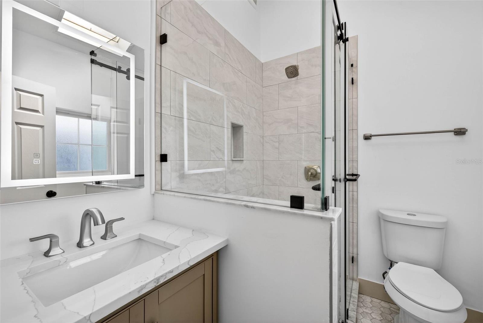 1330 CHERRY St ST PETERSBURG, FL 33701