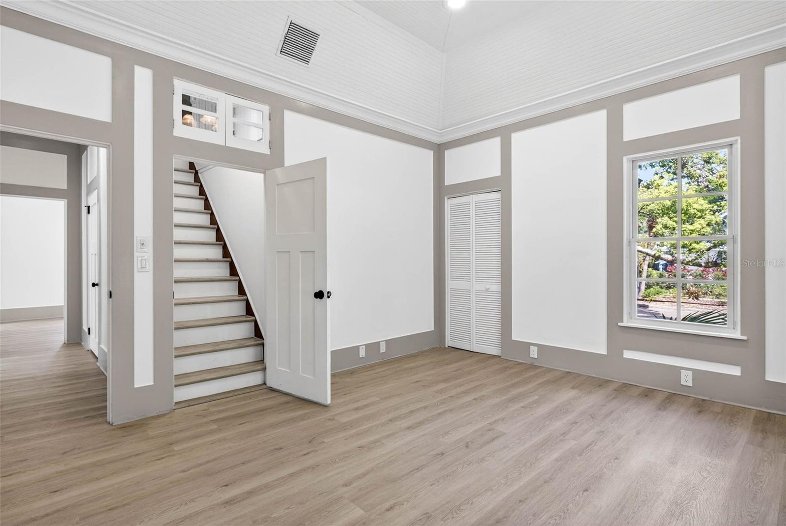 1330 CHERRY St ST PETERSBURG, FL 33701