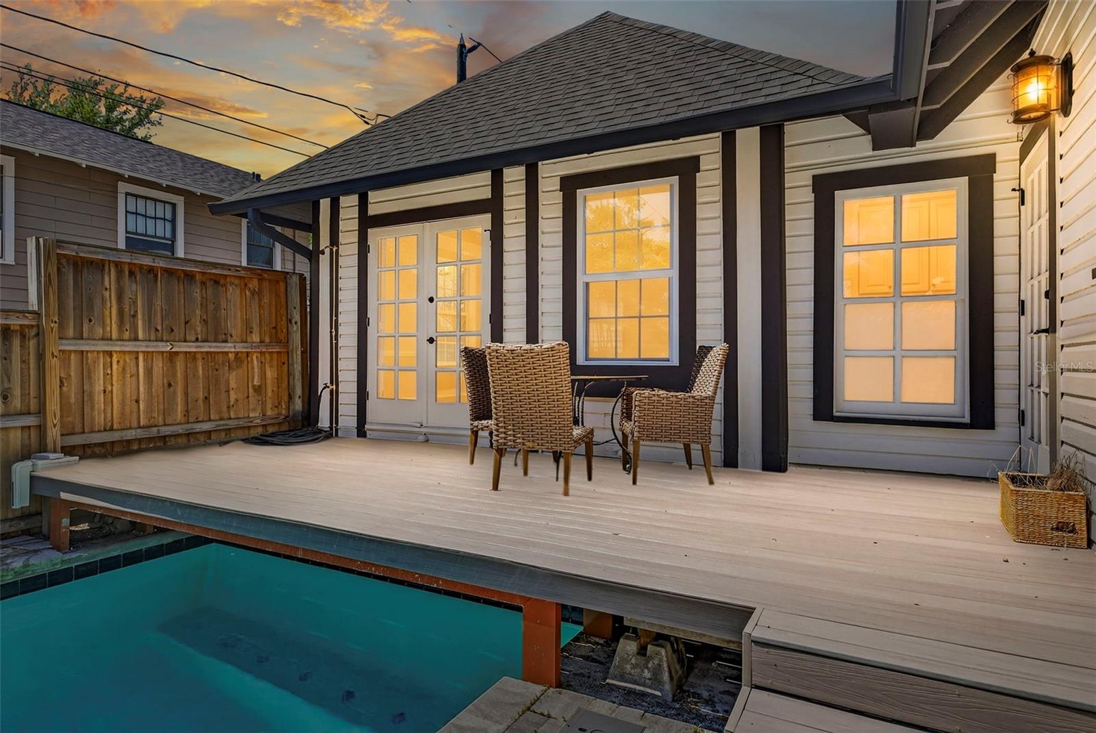 1330 CHERRY St ST PETERSBURG, FL 33701