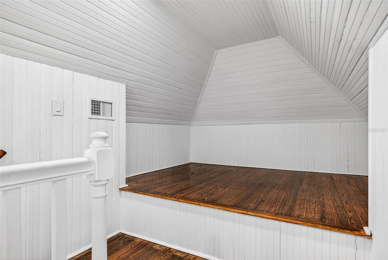 1330 CHERRY St ST PETERSBURG, FL 33701