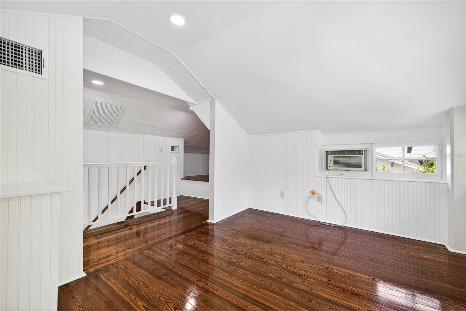 1330 CHERRY St ST PETERSBURG, FL 33701