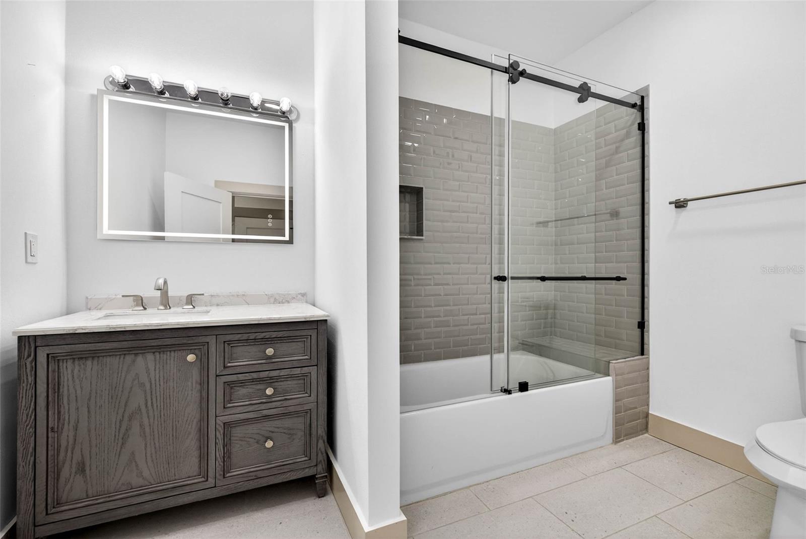 1330 CHERRY St ST PETERSBURG, FL 33701