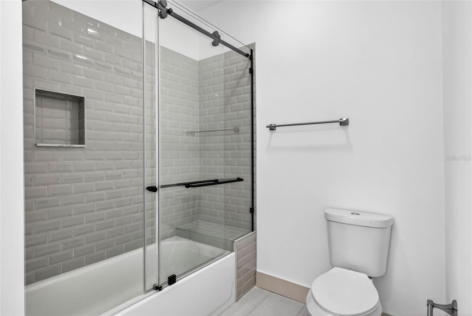 1330 CHERRY St ST PETERSBURG, FL 33701