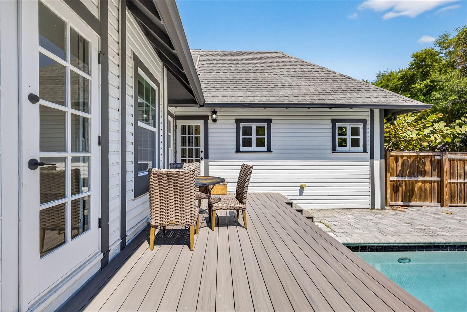 1330 CHERRY St ST PETERSBURG, FL 33701