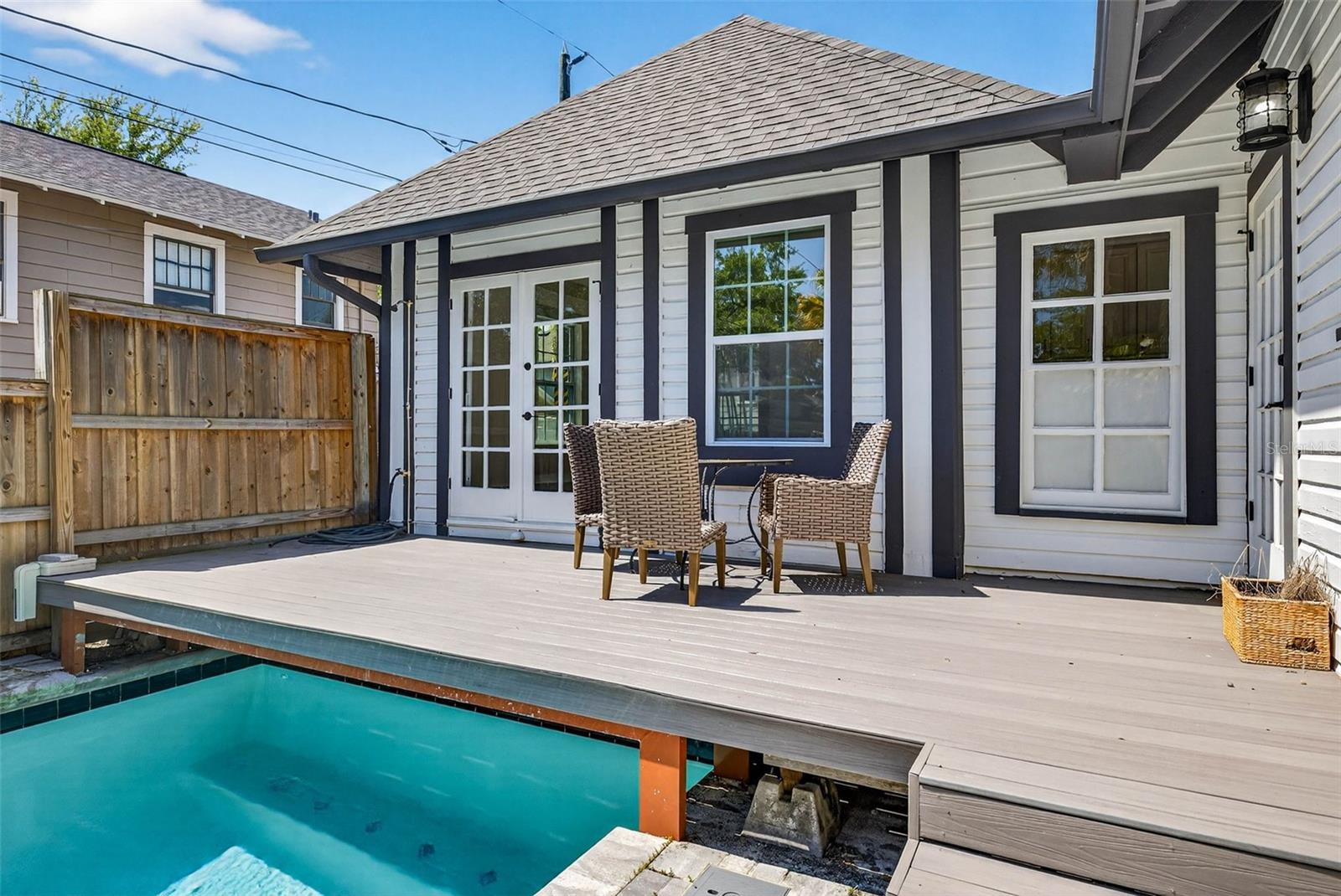 1330 CHERRY St ST PETERSBURG, FL 33701