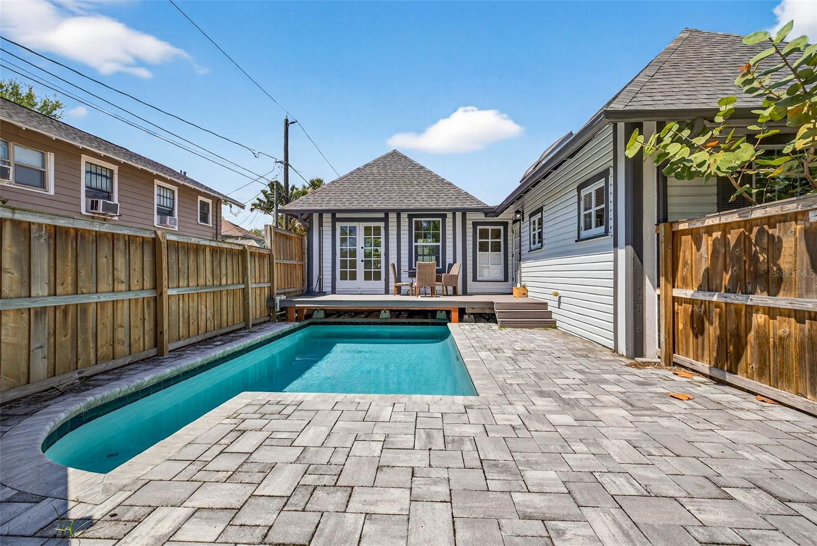 1330 CHERRY St ST PETERSBURG, FL 33701