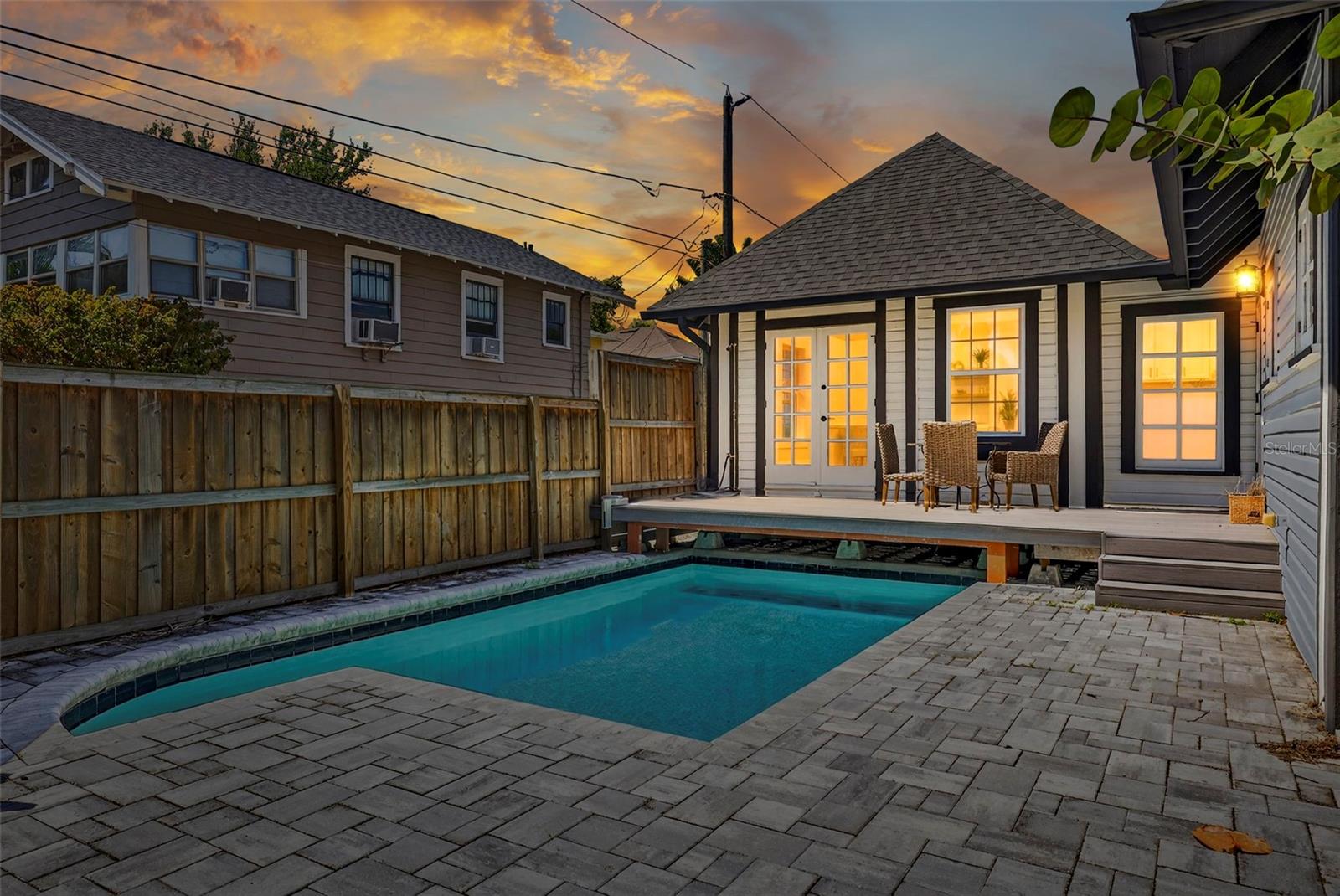 1330 CHERRY St ST PETERSBURG, FL 33701