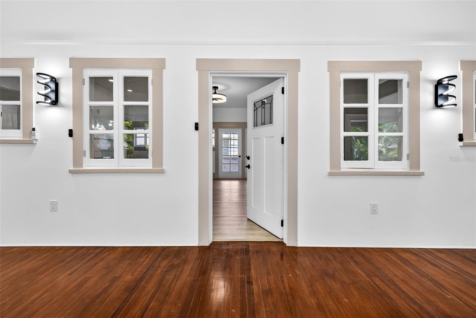 1330 CHERRY St ST PETERSBURG, FL 33701