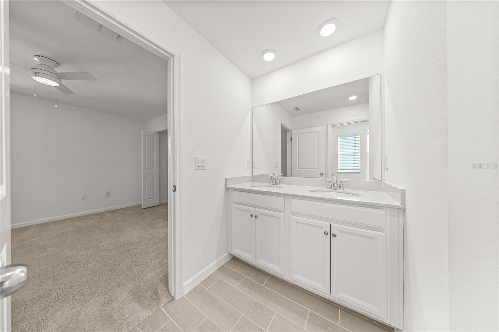 1990 NW 44th Ct Rd OCALA, FL 34482