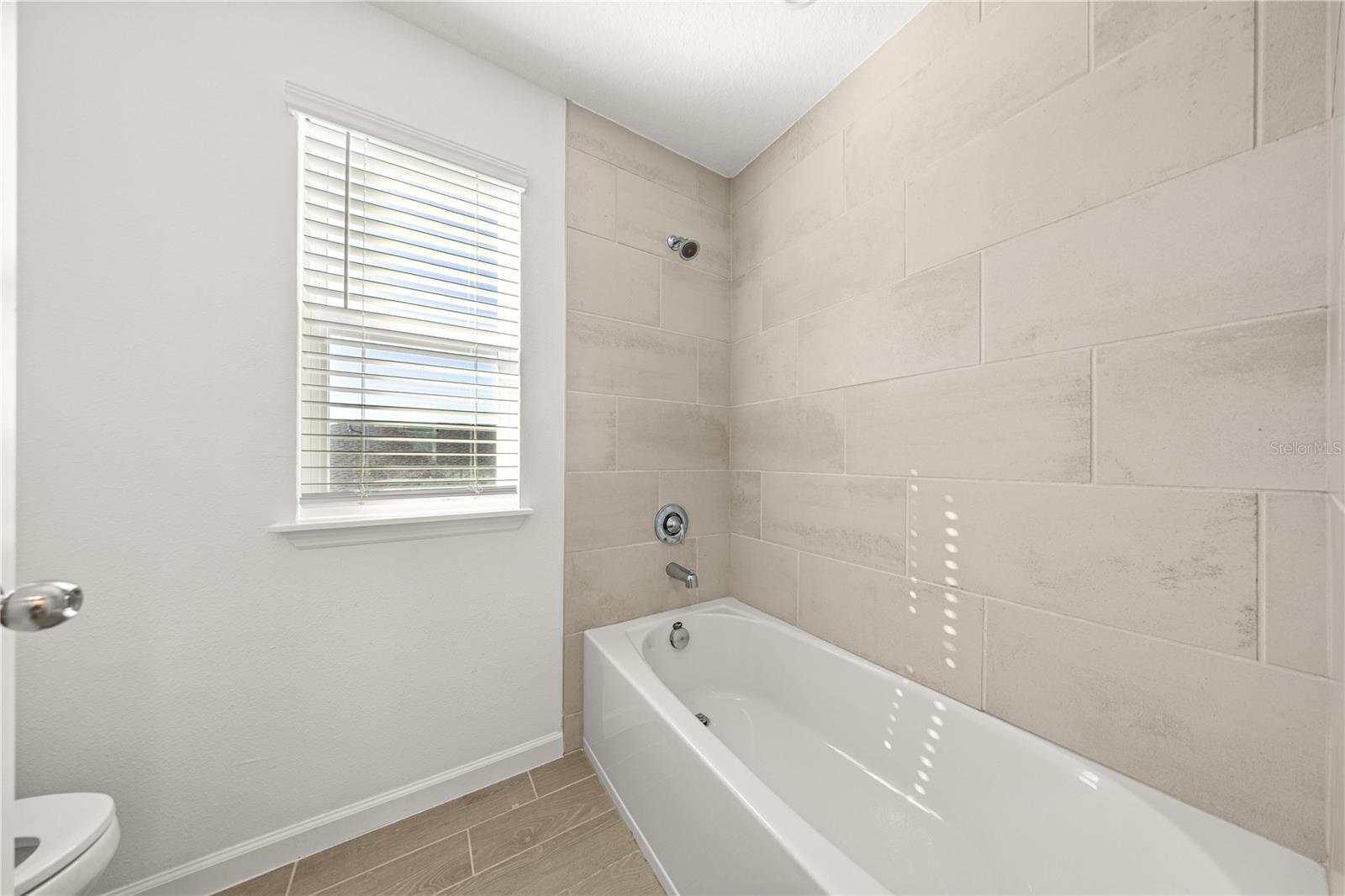 1990 NW 44th Ct Rd OCALA, FL 34482