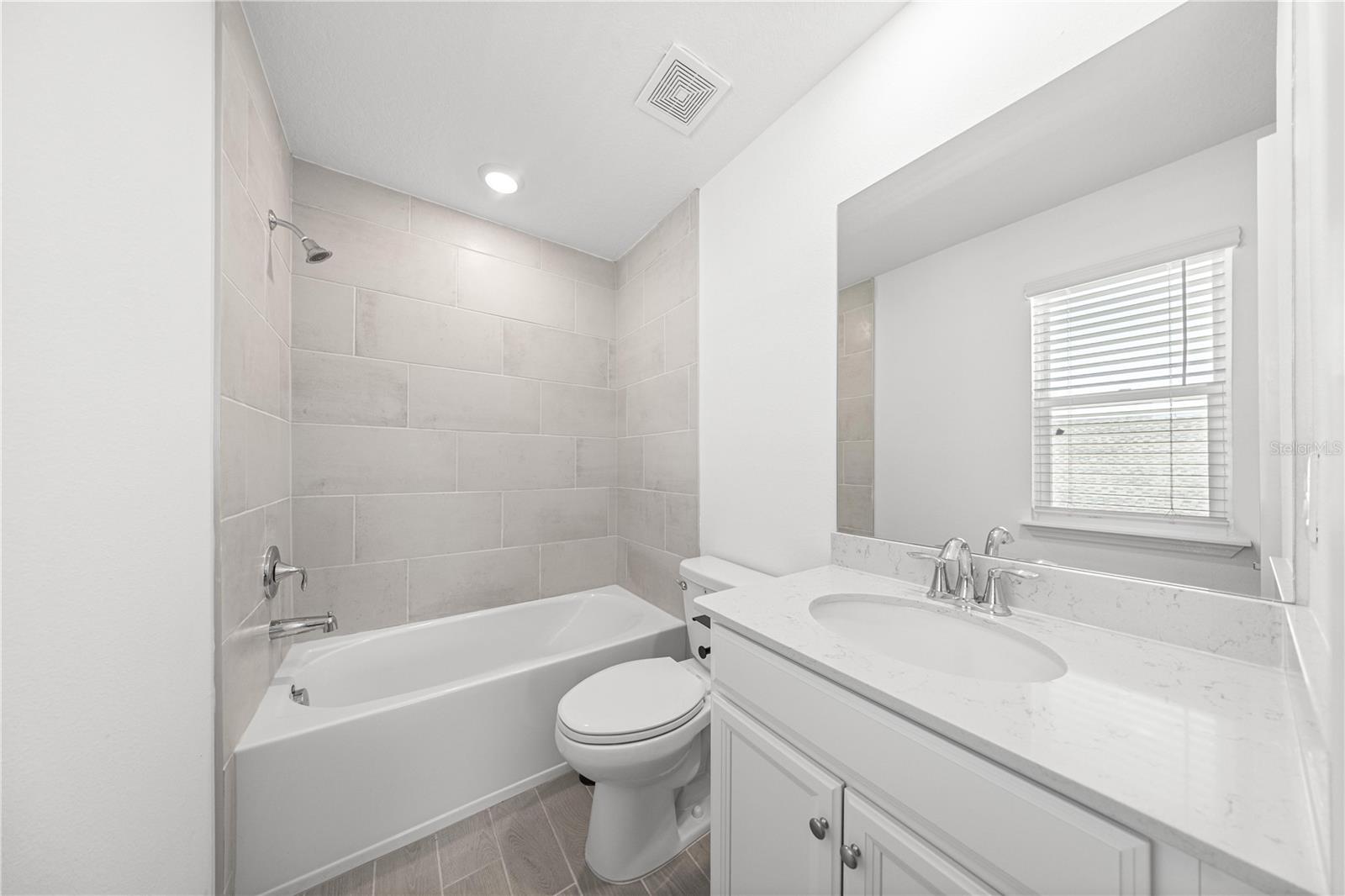 1990 NW 44th Ct Rd OCALA, FL 34482