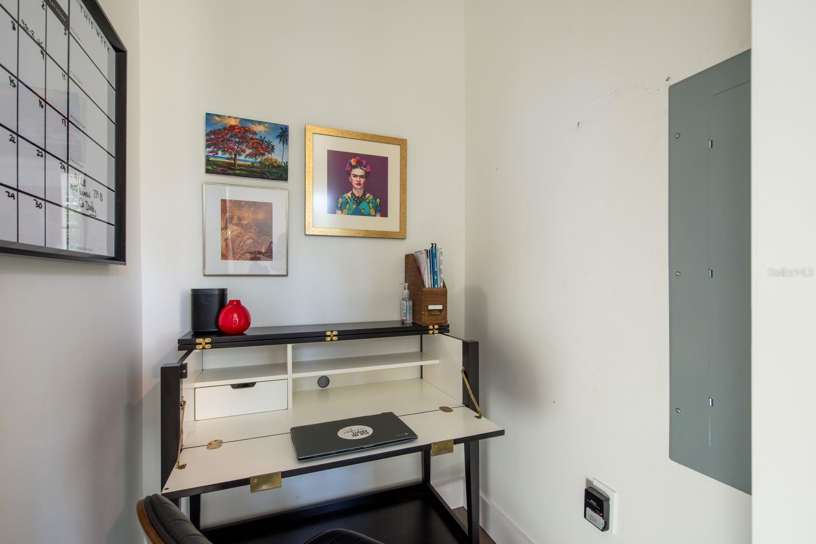 927 6TH St ST PETERSBURG, FL 33701