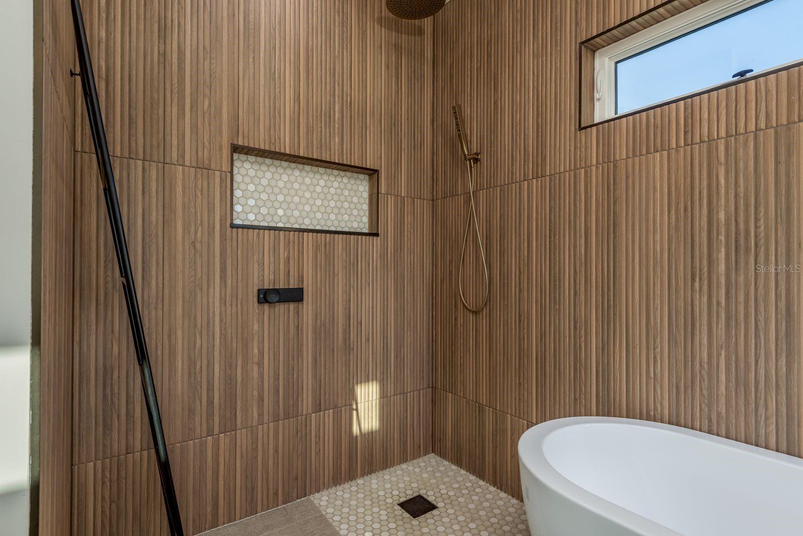 927 6TH St ST PETERSBURG, FL 33701