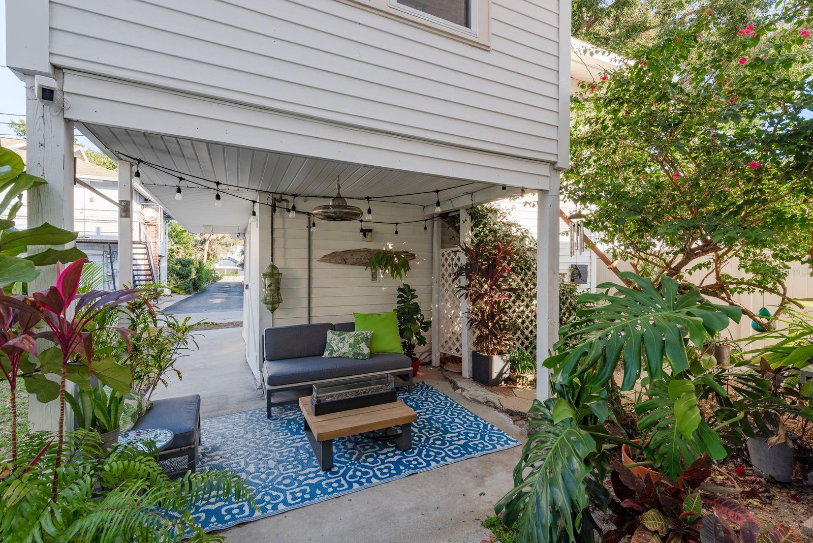 927 6TH St ST PETERSBURG, FL 33701