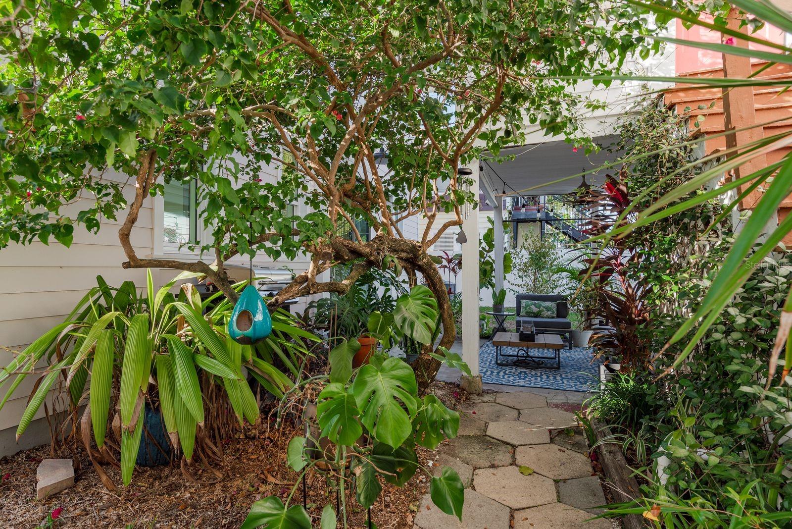 927 6TH St ST PETERSBURG, FL 33701