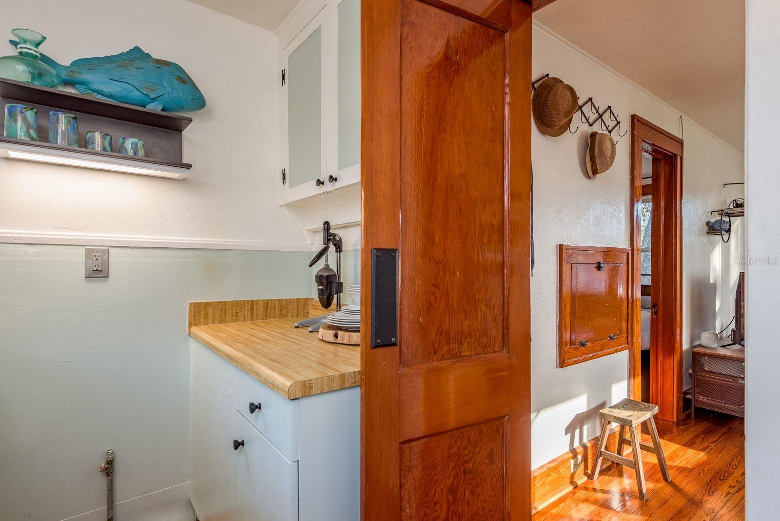 927 6TH St ST PETERSBURG, FL 33701